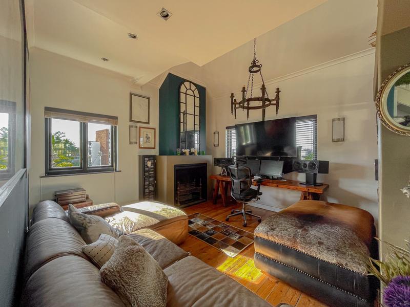 2 Bedroom Property for Sale in Green Point Western Cape